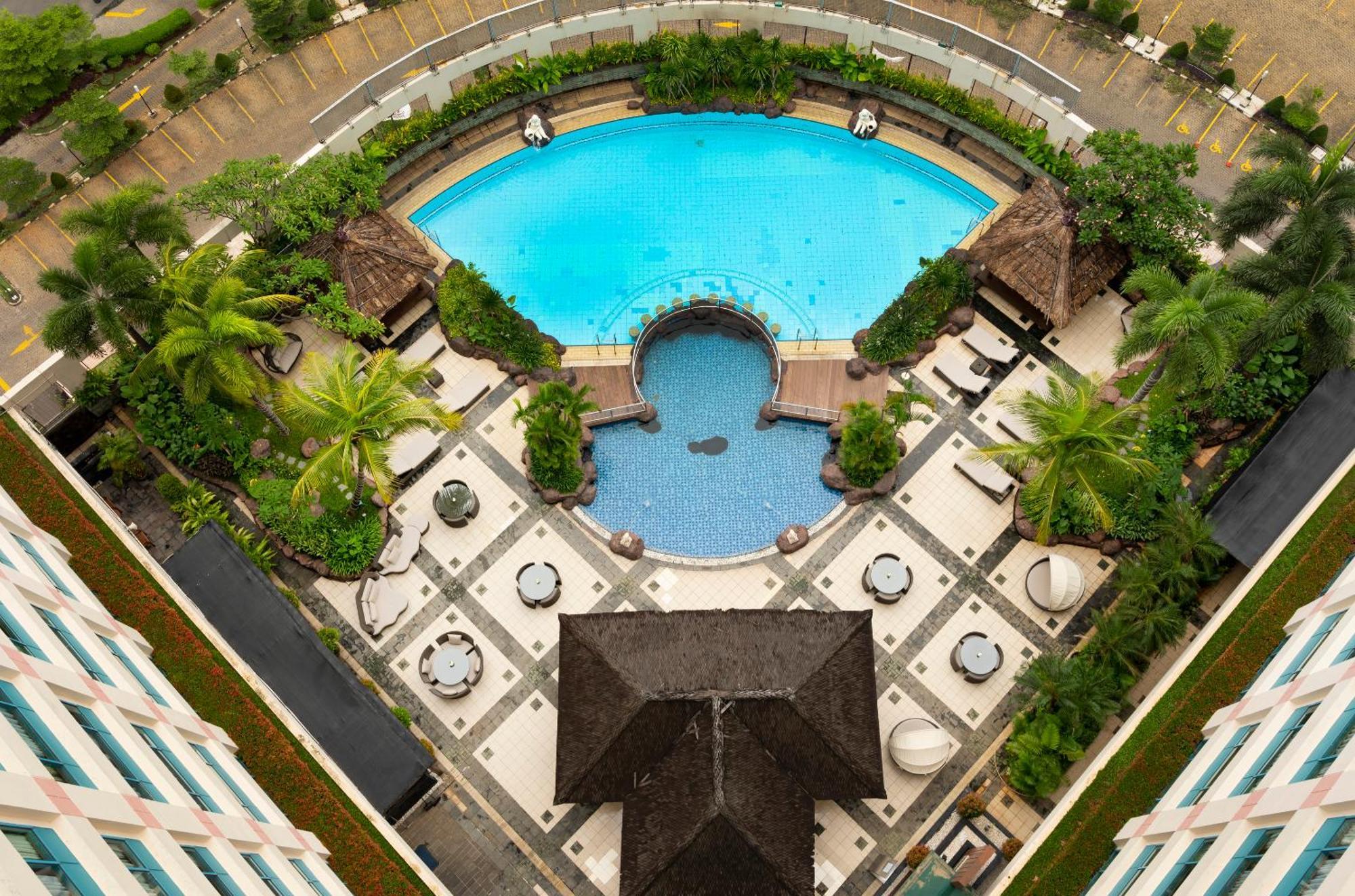Hotel Ciputra Jakarta Managed By Swiss-Belhotel International Exterior foto